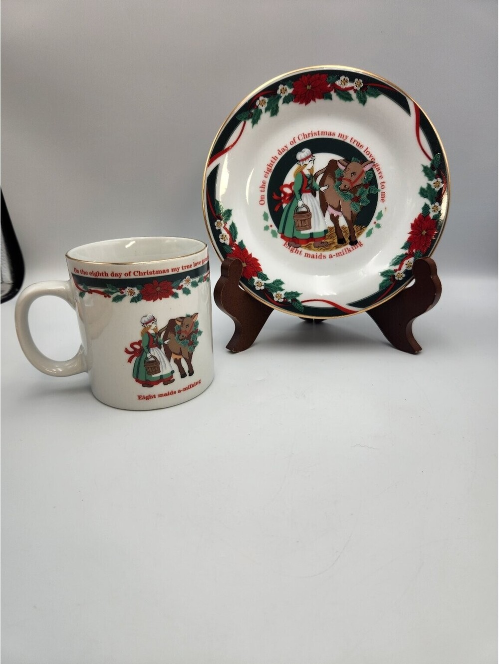 TIENSHAN Deck The Halls 8 Maids A-Milking Christmas Plate & Mug Set Fine - H2